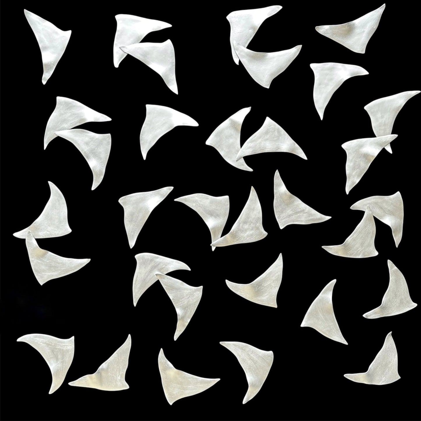KITES wall sculpture, 32-piece set, porcelain, silver finish